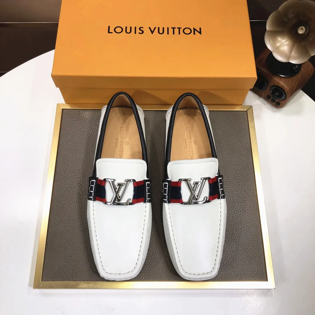 Men's men's shoes 💰420💰 [LV Doudou shoes] (water-dyed cowhide lining) new model is on the market, available on the official website. The new Doudou shoes are processed into single-color materials, and the uppers are made of imported cowhide material. The body of the shoe is fully hemmed with mark thread, and is lined with imported original cowhide leather. The elegant shoe shape is super suitable for all-matching, and the size is 38-44.